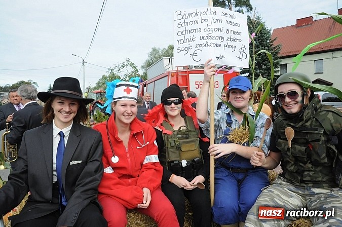 Zdjęcie w galerii na portalu naszraciborz.pl: VIP-y i specjalna ochrona na dożynkach w Pawłowie wiadomości z regionu