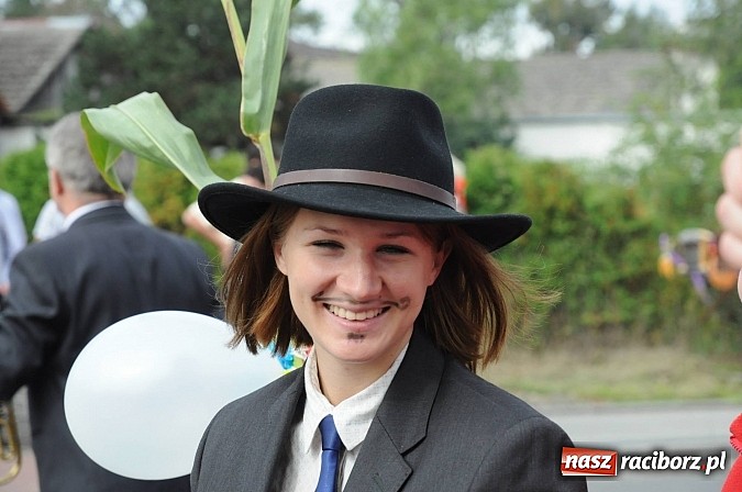 Zdjęcie w galerii na portalu naszraciborz.pl: VIP-y i specjalna ochrona na dożynkach w Pawłowie wiadomości z regionu