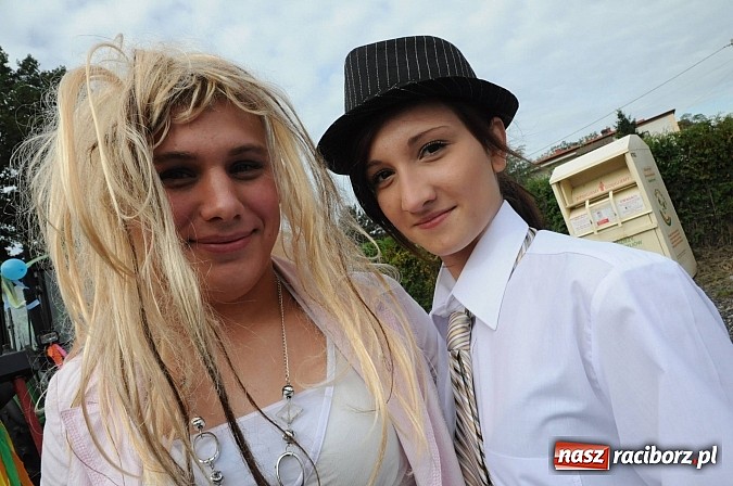 Zdjęcie w galerii na portalu naszraciborz.pl: VIP-y i specjalna ochrona na dożynkach w Pawłowie wiadomości z regionu