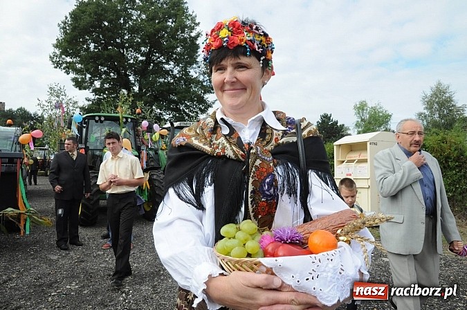 Zdjęcie w galerii na portalu naszraciborz.pl: VIP-y i specjalna ochrona na dożynkach w Pawłowie wiadomości z regionu