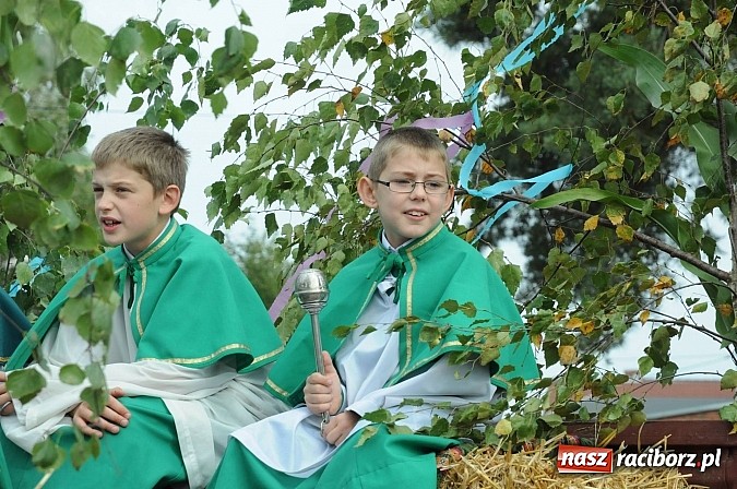 Zdjęcie w galerii na portalu naszraciborz.pl: VIP-y i specjalna ochrona na dożynkach w Pawłowie wiadomości z regionu