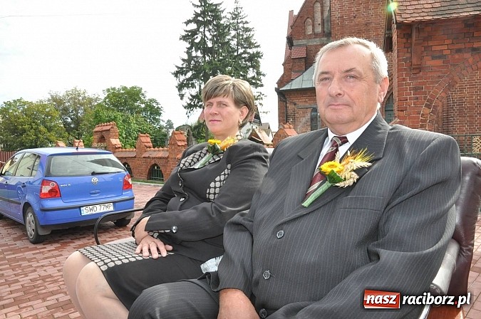 Zdjęcie w galerii na portalu naszraciborz.pl: VIP-y i specjalna ochrona na dożynkach w Pawłowie wiadomości z regionu