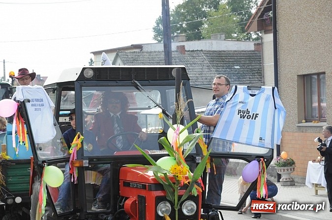Zdjęcie w galerii na portalu naszraciborz.pl: VIP-y i specjalna ochrona na dożynkach w Pawłowie wiadomości z regionu