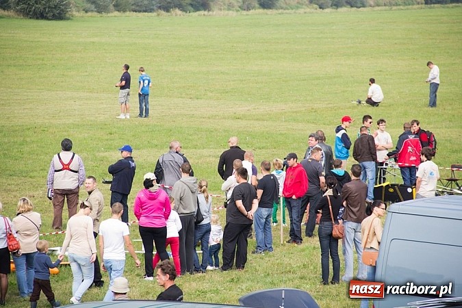 Zdjęcie w galerii na portalu naszraciborz.pl: Raciborskie air-show z dużą frekwencją wiadomości z regionu