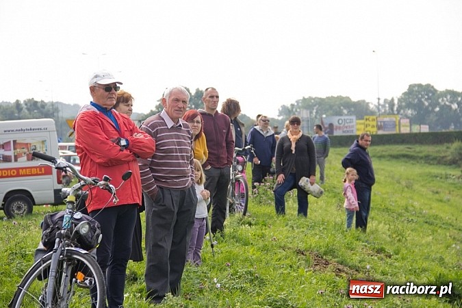 Zdjęcie w galerii na portalu naszraciborz.pl: Raciborskie air-show z dużą frekwencją wiadomości z regionu