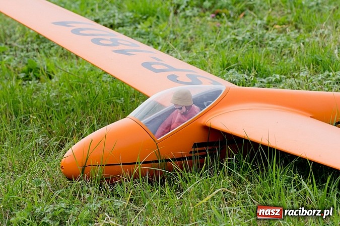 Zdjęcie w galerii na portalu naszraciborz.pl: Raciborskie air-show z dużą frekwencją wiadomości z regionu