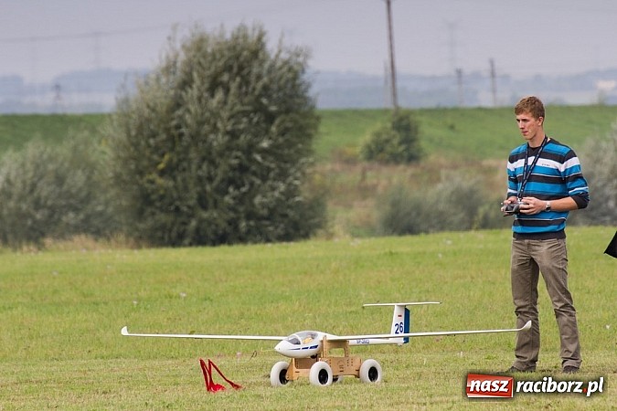 Zdjęcie w galerii na portalu naszraciborz.pl: Raciborskie air-show z dużą frekwencją wiadomości z regionu