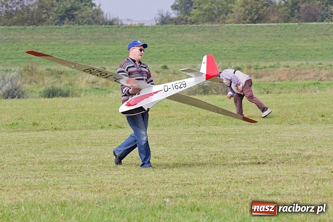 Zdjęcie w galerii na portalu naszraciborz.pl: Raciborskie air-show z dużą frekwencją wiadomości z regionu