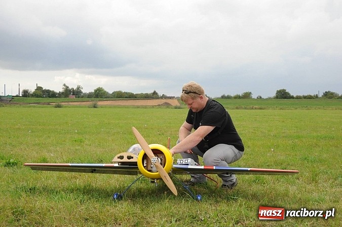 Zdjęcie w galerii na portalu naszraciborz.pl: Raciborskie air-show z dużą frekwencją wiadomości z regionu