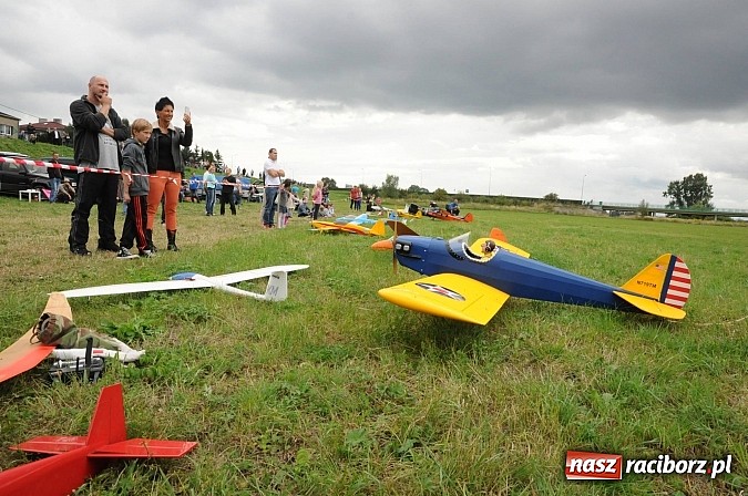 Zdjęcie w galerii na portalu naszraciborz.pl: Raciborskie air-show z dużą frekwencją wiadomości z regionu