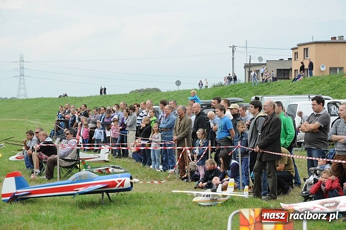 Zdjęcie w galerii na portalu naszraciborz.pl: Raciborskie air-show z dużą frekwencją wiadomości z regionu