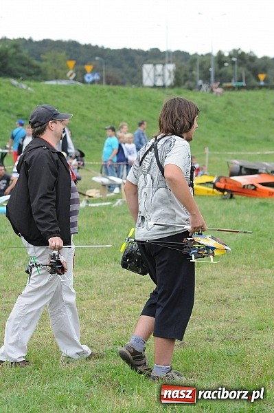 Zdjęcie w galerii na portalu naszraciborz.pl: Raciborskie air-show z dużą frekwencją wiadomości z regionu