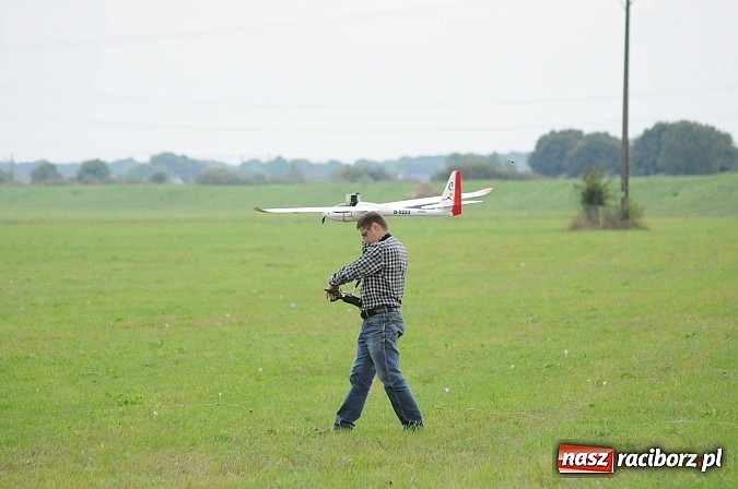 Zdjęcie w galerii na portalu naszraciborz.pl: Raciborskie air-show z dużą frekwencją wiadomości z regionu