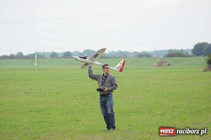 Zdjęcie w galerii na portalu naszraciborz.pl: Raciborskie air-show z dużą frekwencją wiadomości z regionu