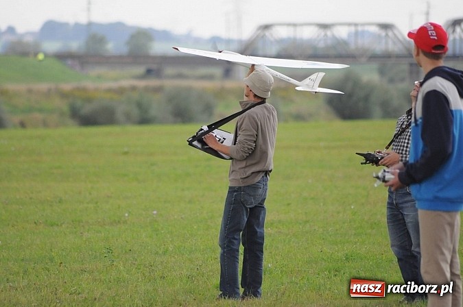 Zdjęcie w galerii na portalu naszraciborz.pl: Raciborskie air-show z dużą frekwencją wiadomości z regionu