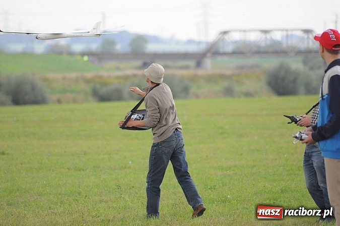 Zdjęcie w galerii na portalu naszraciborz.pl: Raciborskie air-show z dużą frekwencją wiadomości z regionu