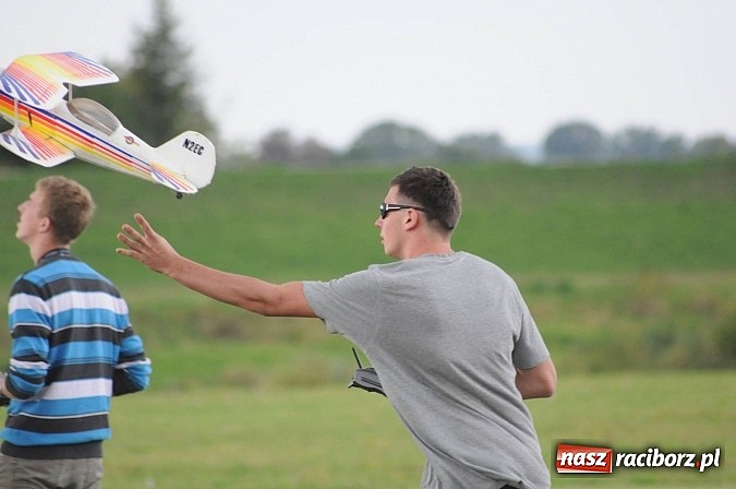 Zdjęcie w galerii na portalu naszraciborz.pl: Raciborskie air-show z dużą frekwencją wiadomości z regionu