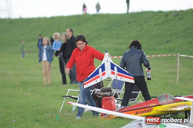 Zdjęcie w galerii na portalu naszraciborz.pl: Raciborskie air-show z dużą frekwencją wiadomości z regionu