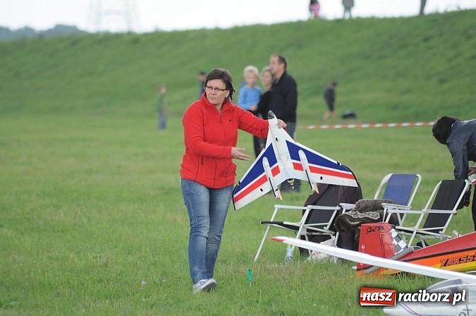 Zdjęcie w galerii na portalu naszraciborz.pl: Raciborskie air-show z dużą frekwencją wiadomości z regionu