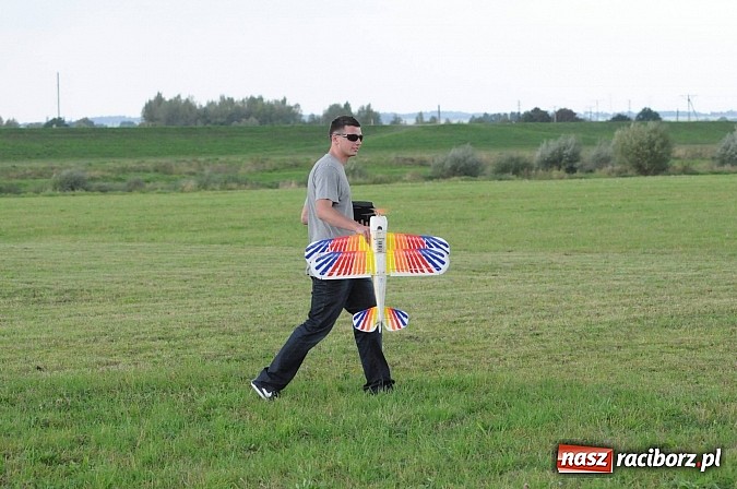 Zdjęcie w galerii na portalu naszraciborz.pl: Raciborskie air-show z dużą frekwencją wiadomości z regionu