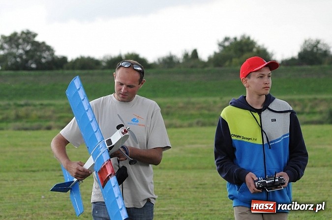 Zdjęcie w galerii na portalu naszraciborz.pl: Raciborskie air-show z dużą frekwencją wiadomości z regionu