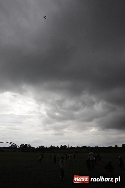 Zdjęcie w galerii na portalu naszraciborz.pl: Raciborskie air-show z dużą frekwencją wiadomości z regionu