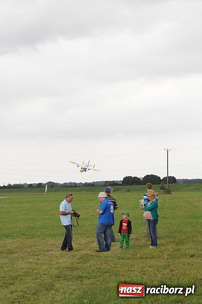 Zdjęcie w galerii na portalu naszraciborz.pl: Raciborskie air-show z dużą frekwencją wiadomości z regionu