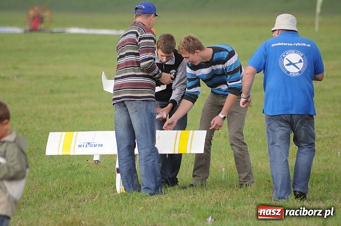 Zdjęcie w galerii na portalu naszraciborz.pl: Raciborskie air-show z dużą frekwencją wiadomości z regionu