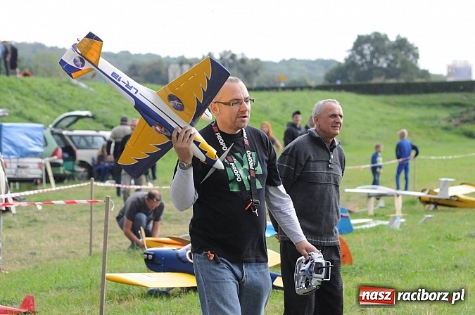 Zdjęcie w galerii na portalu naszraciborz.pl: Raciborskie air-show z dużą frekwencją wiadomości z regionu