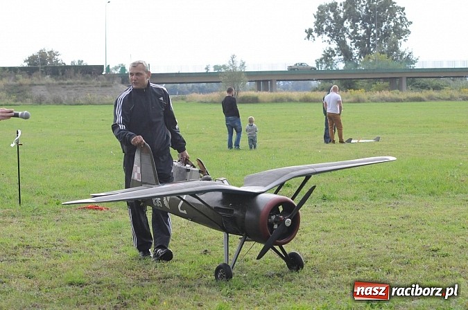 Zdjęcie w galerii na portalu naszraciborz.pl: Raciborskie air-show z dużą frekwencją wiadomości z regionu