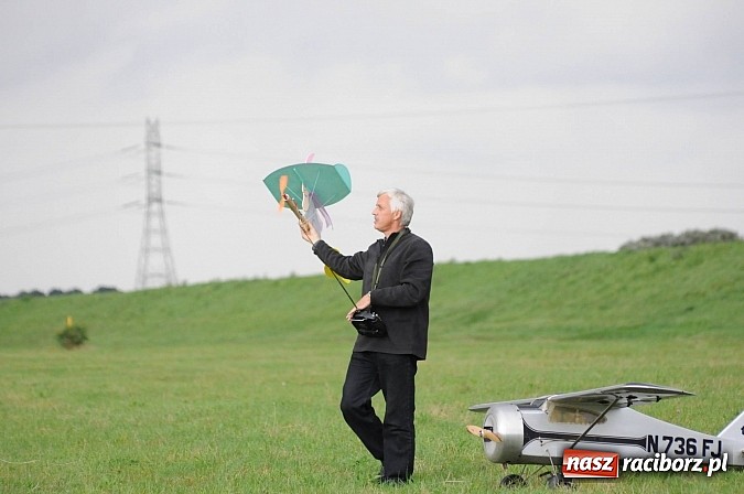 Zdjęcie w galerii na portalu naszraciborz.pl: Raciborskie air-show z dużą frekwencją wiadomości z regionu