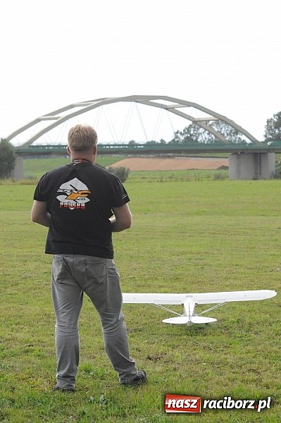 Zdjęcie w galerii na portalu naszraciborz.pl: Raciborskie air-show z dużą frekwencją wiadomości z regionu