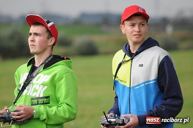 Zdjęcie w galerii na portalu naszraciborz.pl: Raciborskie air-show z dużą frekwencją wiadomości z regionu