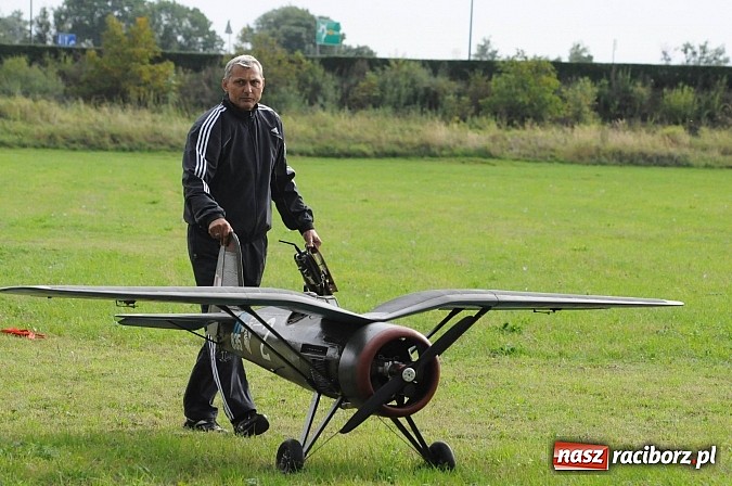 Zdjęcie w galerii na portalu naszraciborz.pl: Raciborskie air-show z dużą frekwencją wiadomości z regionu