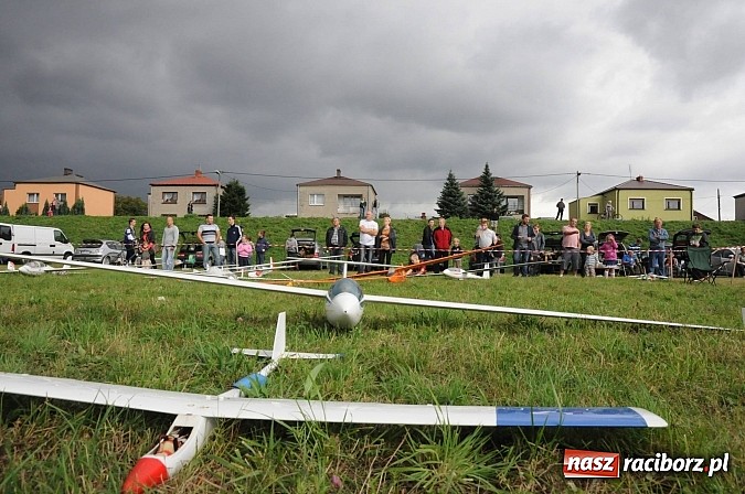 Zdjęcie w galerii na portalu naszraciborz.pl: Raciborskie air-show z dużą frekwencją wiadomości z regionu
