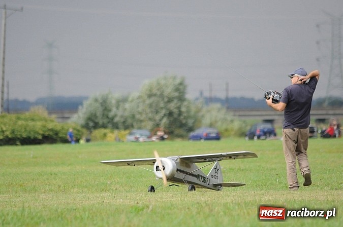 Zdjęcie w galerii na portalu naszraciborz.pl: Raciborskie air-show z dużą frekwencją wiadomości z regionu