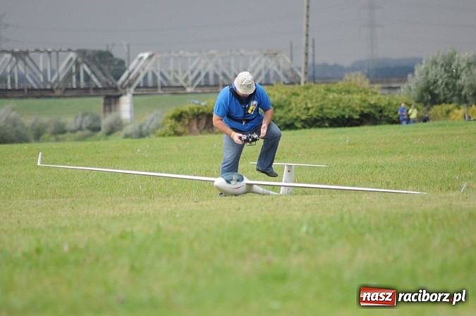 Zdjęcie w galerii na portalu naszraciborz.pl: Raciborskie air-show z dużą frekwencją wiadomości z regionu
