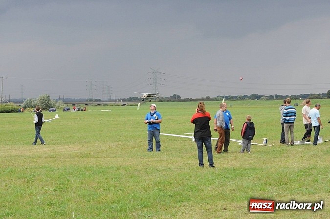 Zdjęcie w galerii na portalu naszraciborz.pl: Raciborskie air-show z dużą frekwencją wiadomości z regionu