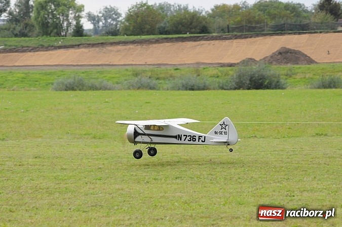 Zdjęcie w galerii na portalu naszraciborz.pl: Raciborskie air-show z dużą frekwencją wiadomości z regionu