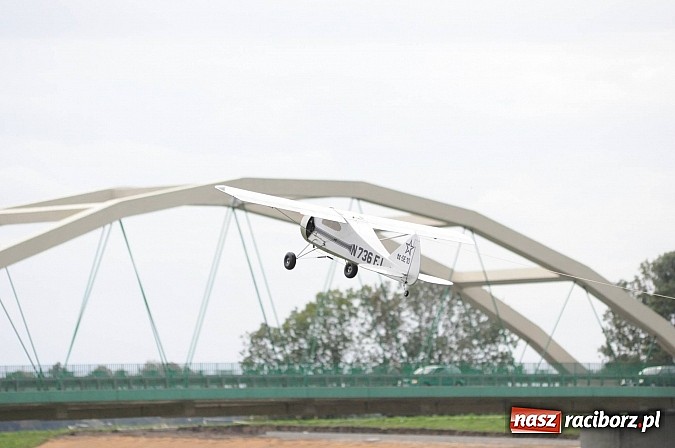 Zdjęcie w galerii na portalu naszraciborz.pl: Raciborskie air-show z dużą frekwencją wiadomości z regionu