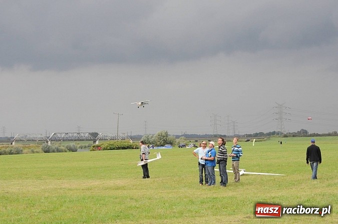 Zdjęcie w galerii na portalu naszraciborz.pl: Raciborskie air-show z dużą frekwencją wiadomości z regionu