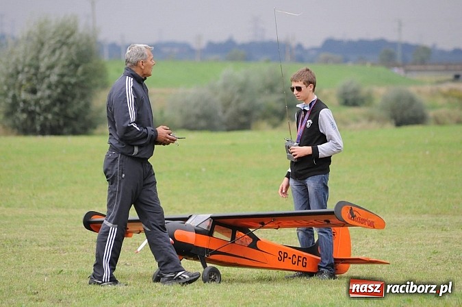 Zdjęcie w galerii na portalu naszraciborz.pl: Raciborskie air-show z dużą frekwencją wiadomości z regionu