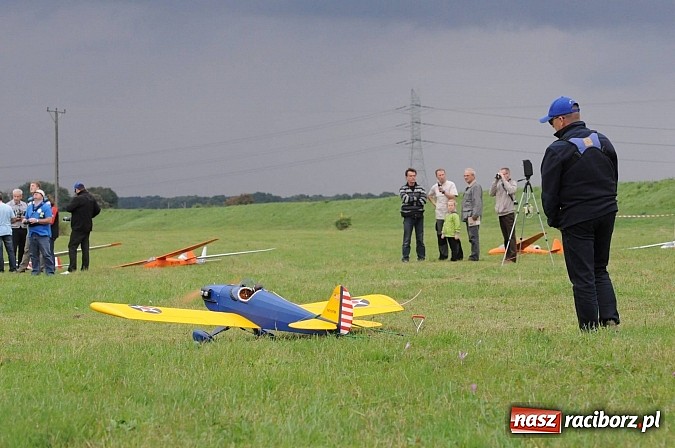 Zdjęcie w galerii na portalu naszraciborz.pl: Raciborskie air-show z dużą frekwencją wiadomości z regionu