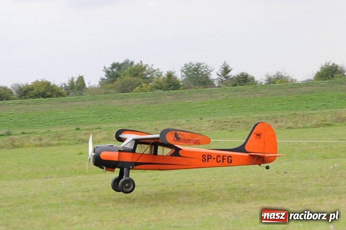 Zdjęcie w galerii na portalu naszraciborz.pl: Raciborskie air-show z dużą frekwencją wiadomości z regionu