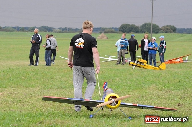 Zdjęcie w galerii na portalu naszraciborz.pl: Raciborskie air-show z dużą frekwencją wiadomości z regionu