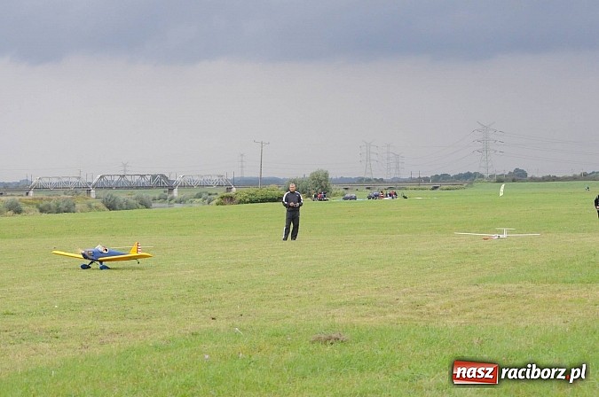 Zdjęcie w galerii na portalu naszraciborz.pl: Raciborskie air-show z dużą frekwencją wiadomości z regionu