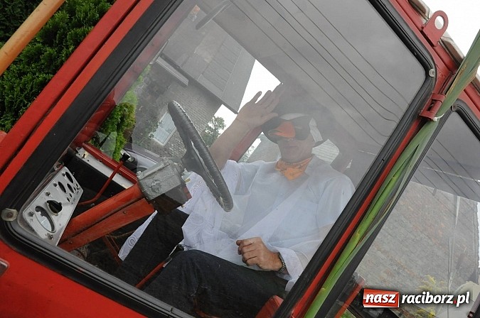 Zdjęcie w galerii na portalu naszraciborz.pl: Malutkie Łańce z długim barwnym korowodem wiadomości z regionu