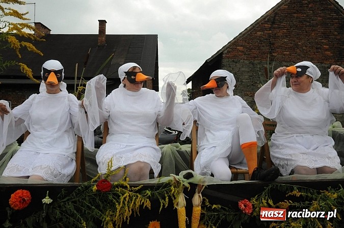 Zdjęcie w galerii na portalu naszraciborz.pl: Malutkie Łańce z długim barwnym korowodem wiadomości z regionu