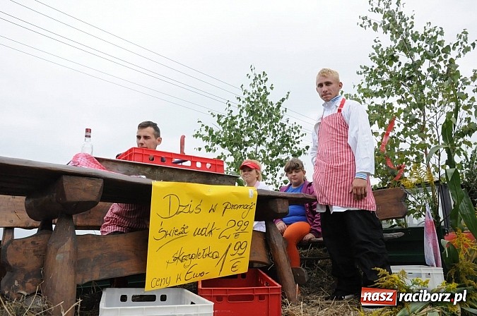 Zdjęcie w galerii na portalu naszraciborz.pl: Malutkie Łańce z długim barwnym korowodem wiadomości z regionu