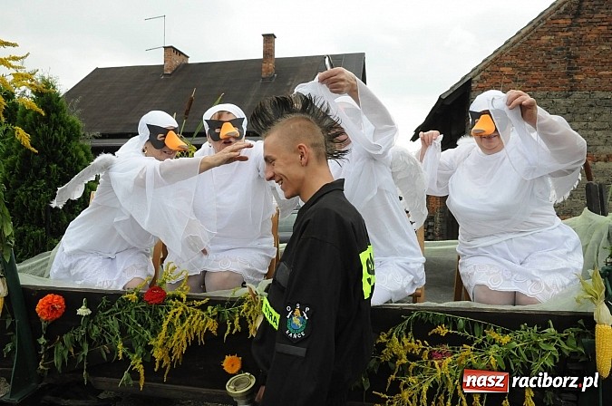 Zdjęcie w galerii na portalu naszraciborz.pl: Malutkie Łańce z długim barwnym korowodem wiadomości z regionu